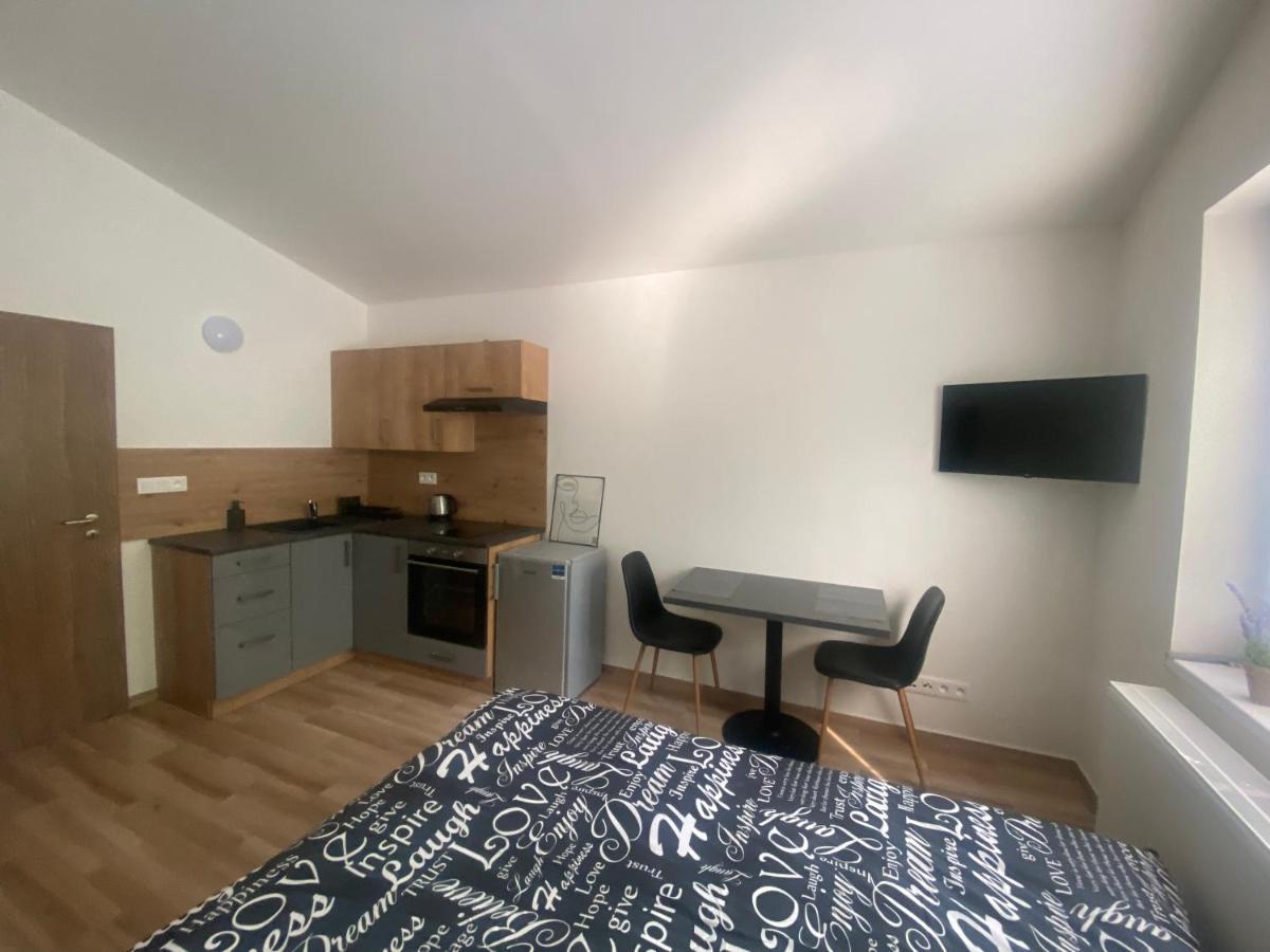 Cerna Ruze - Apartman 7 Plzeň Exterior foto